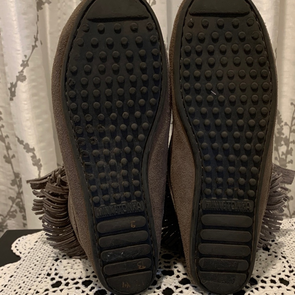 Minnetonka Fringe Boots – Size 9 - Picture 6 of 7
